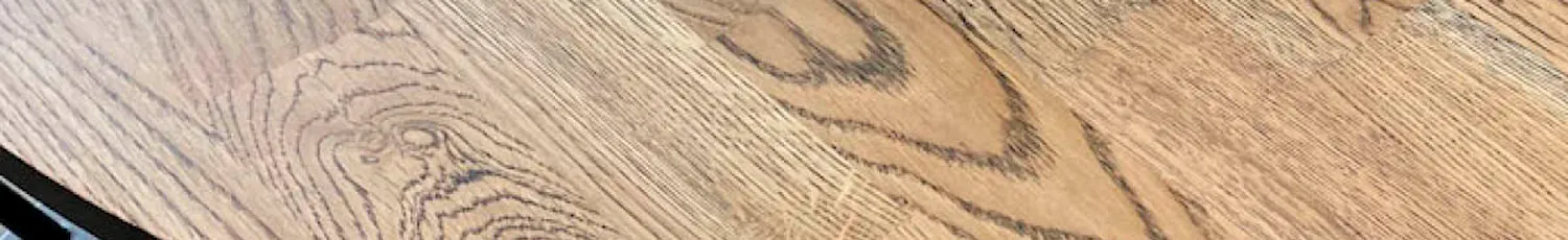 Rundt spisebord af egetræ Rundt spisebord af egetræ